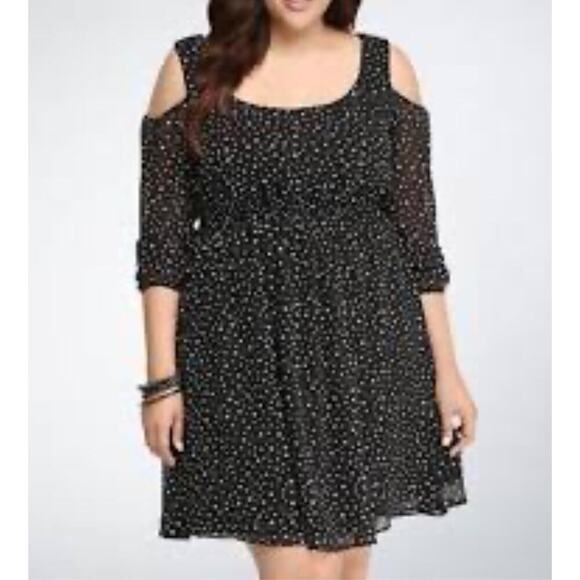 Torrid cold shoulder black heart skater dress plus size 2 (2X) - Picture 1 of 10